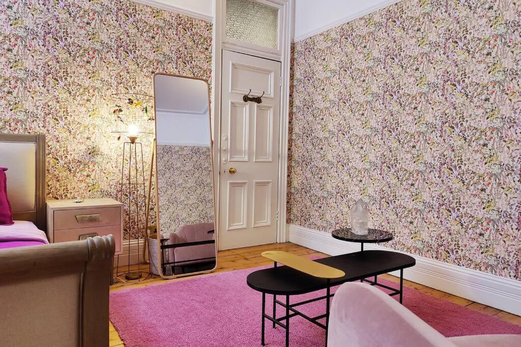 Apartment Luxury Artist In *