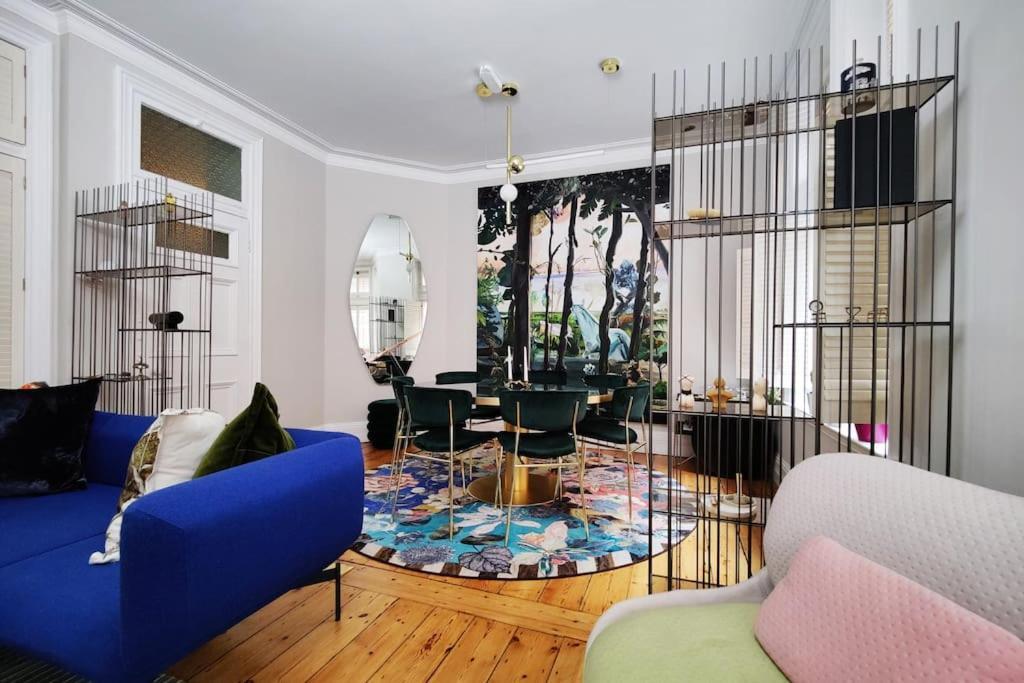 Apartment Luxury Artist In