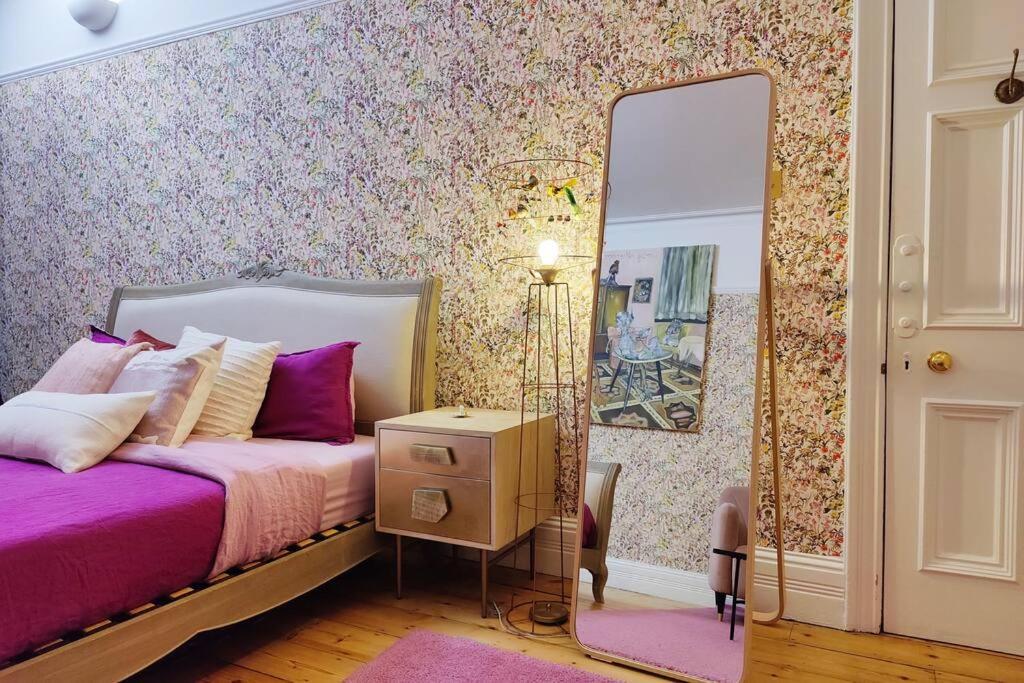 Apartment Luxury Artist In *
