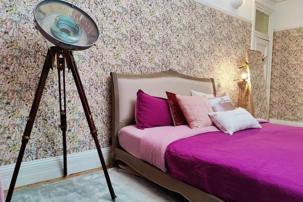 Luxury Artist In London